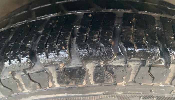 2018 Hyundai Eon ERA + SE, Petrol, Manual, 36,362 km, Right Front Tyre Tread