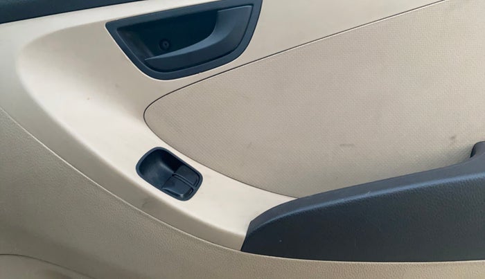 2018 Hyundai Eon ERA + SE, Petrol, Manual, 36,362 km, Driver Side Door Panels Control