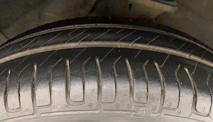 2011 Maruti Zen Estilo VXI, Petrol, Manual, 47,400 km, Right Front Tyre Tread