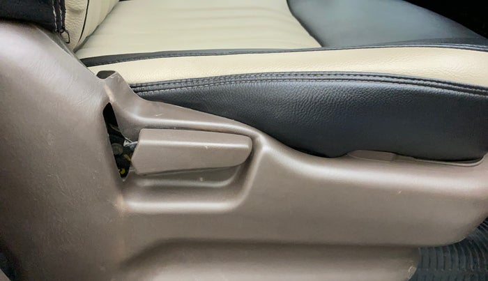 2011 Maruti Zen Estilo VXI, Petrol, Manual, 47,400 km, Driver Side Adjustment Panel