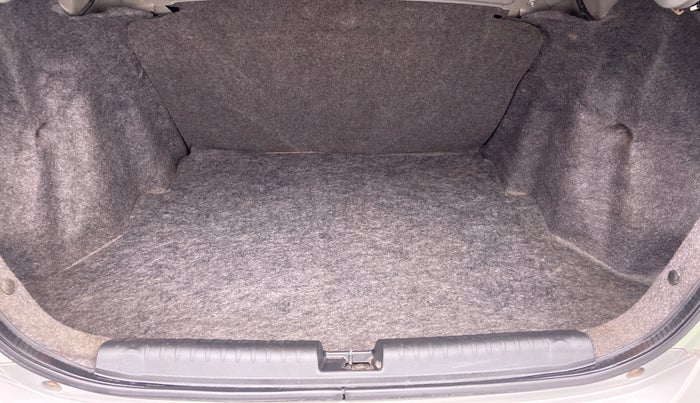 2015 Honda Amaze 1.2 SMT I VTEC, Petrol, Manual, 60,266 km, Boot Inside