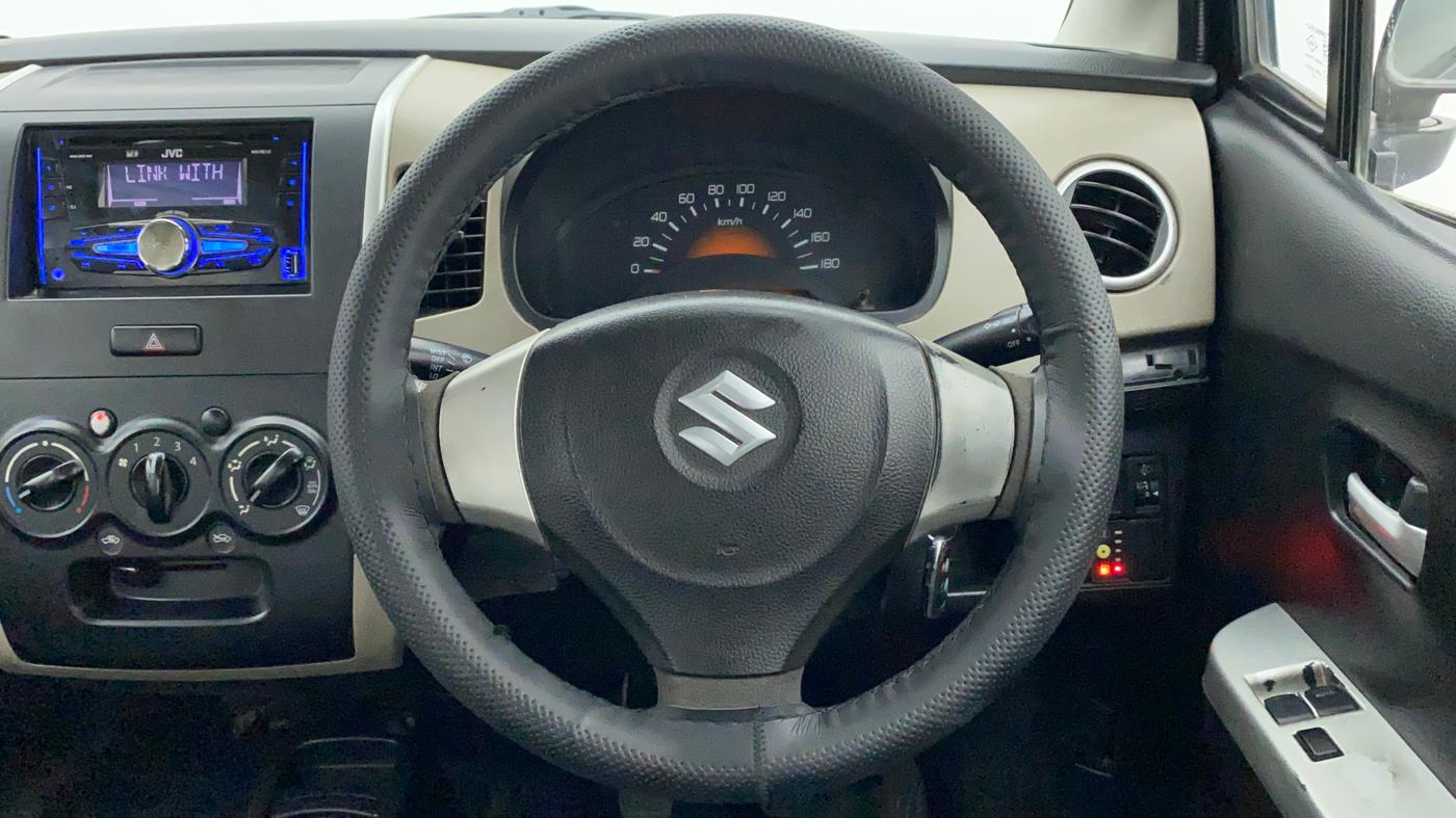 2015 Maruti Wagon R 1.0 LXI CNG, CNG, Manual, 49,864 km, Steering Wheel Close Up