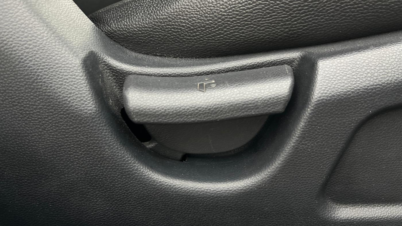 2018 Hyundai Elite i20 MAGNA EXECUTIVE 1.2, Petrol, Manual, 55,426 km, Driver Side Adjustment Panel