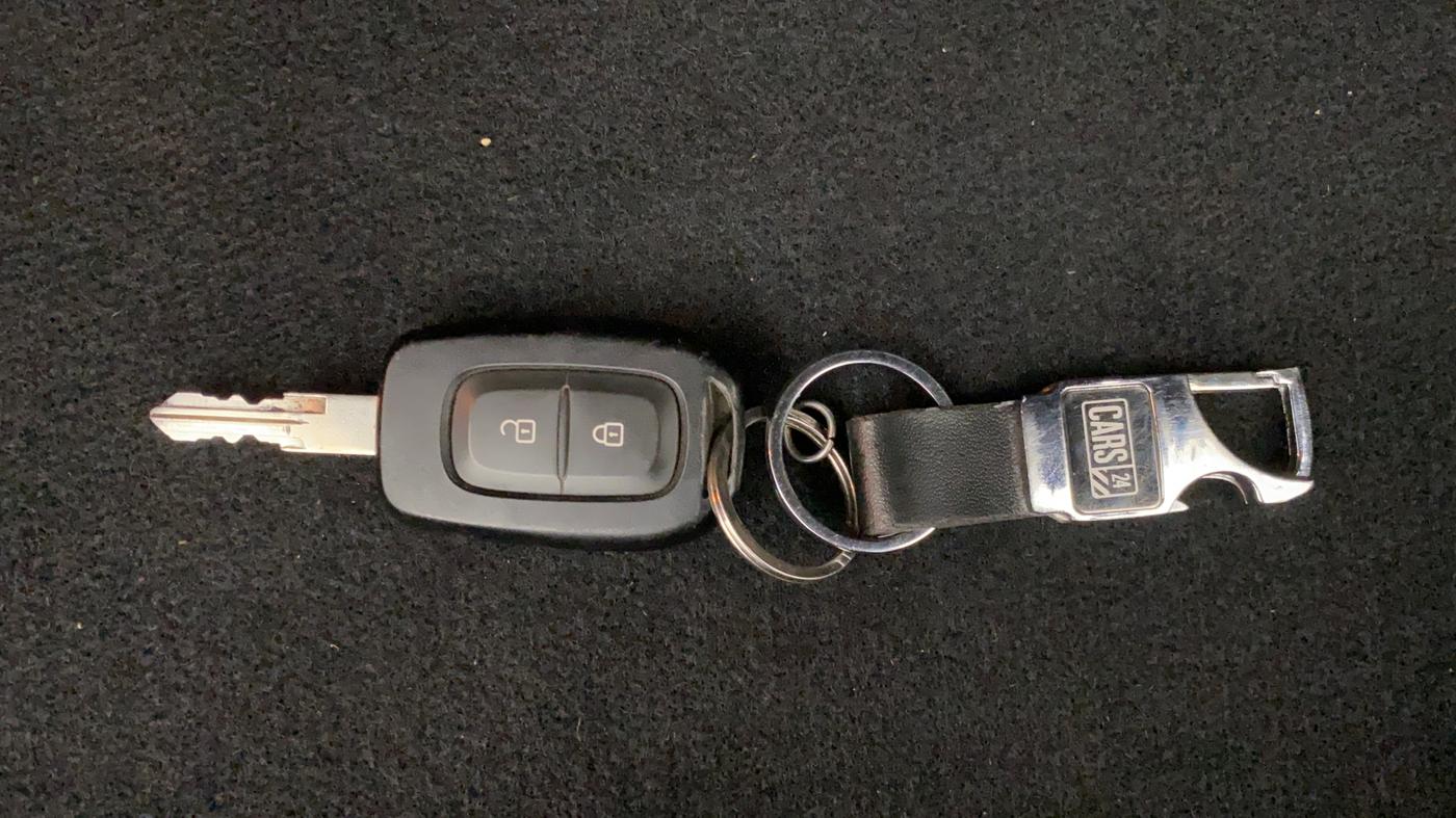 2018 Renault Duster RXS CVT, Petrol, Automatic, 27,045 km, Key Close Up