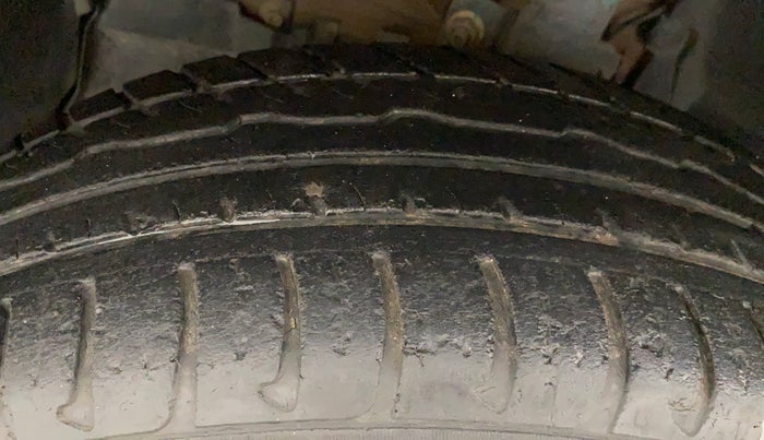 2018 Renault Duster RXS CVT, Petrol, Automatic, 27,045 km, Left Front Tyre Tread
