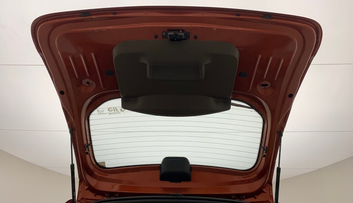 2018 Renault Duster RXS CVT, Petrol, Automatic, 27,045 km, Boot Door Open