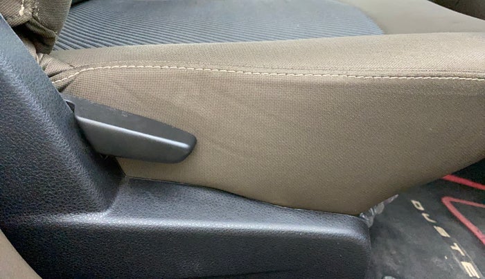 2018 Renault Duster RXS CVT, Petrol, Automatic, 27,045 km, Driver Side Adjustment Panel