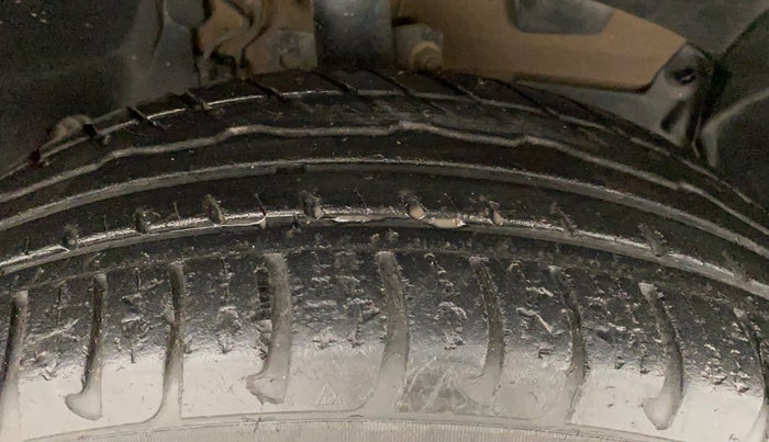 2018 Renault Duster RXS CVT, Petrol, Automatic, 27,045 km, Right Front Tyre Tread