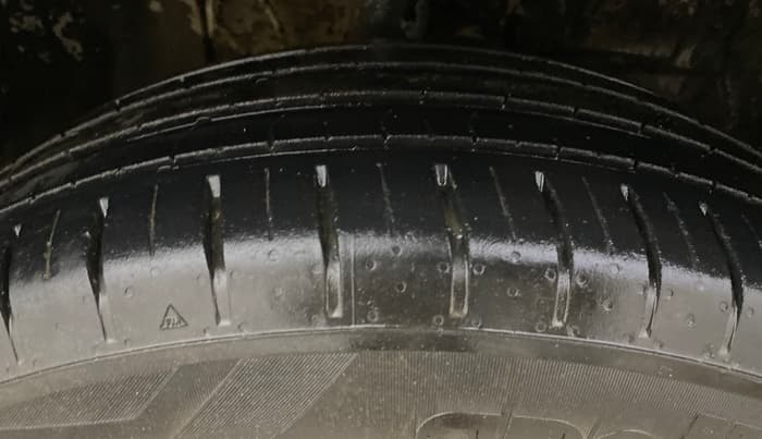 2023 Tata PUNCH CREATIVE  MT, Petrol, Manual, 18,437 km, Right Front Tyre Tread