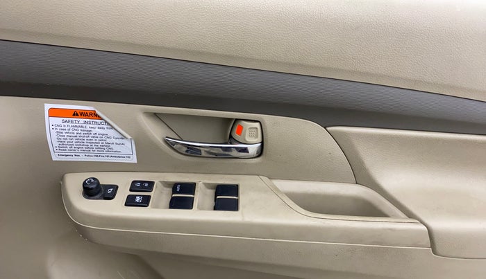 2022 Maruti Ertiga VXI CNG, CNG, Manual, 71,777 km, Driver Side Door Panels Control