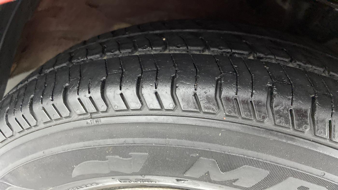 2010 Hyundai i10 SPORTZ 1.2 KAPPA2, Petrol, Manual, 36,836 km, Right Front Tyre Tread