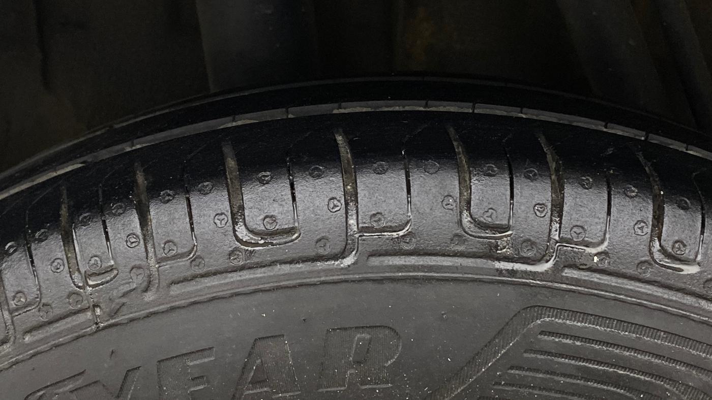 2018 Renault Kwid CLIMBER 1.0 AMT, Petrol, Automatic, 79,322 km, Right Rear Tyre Tread