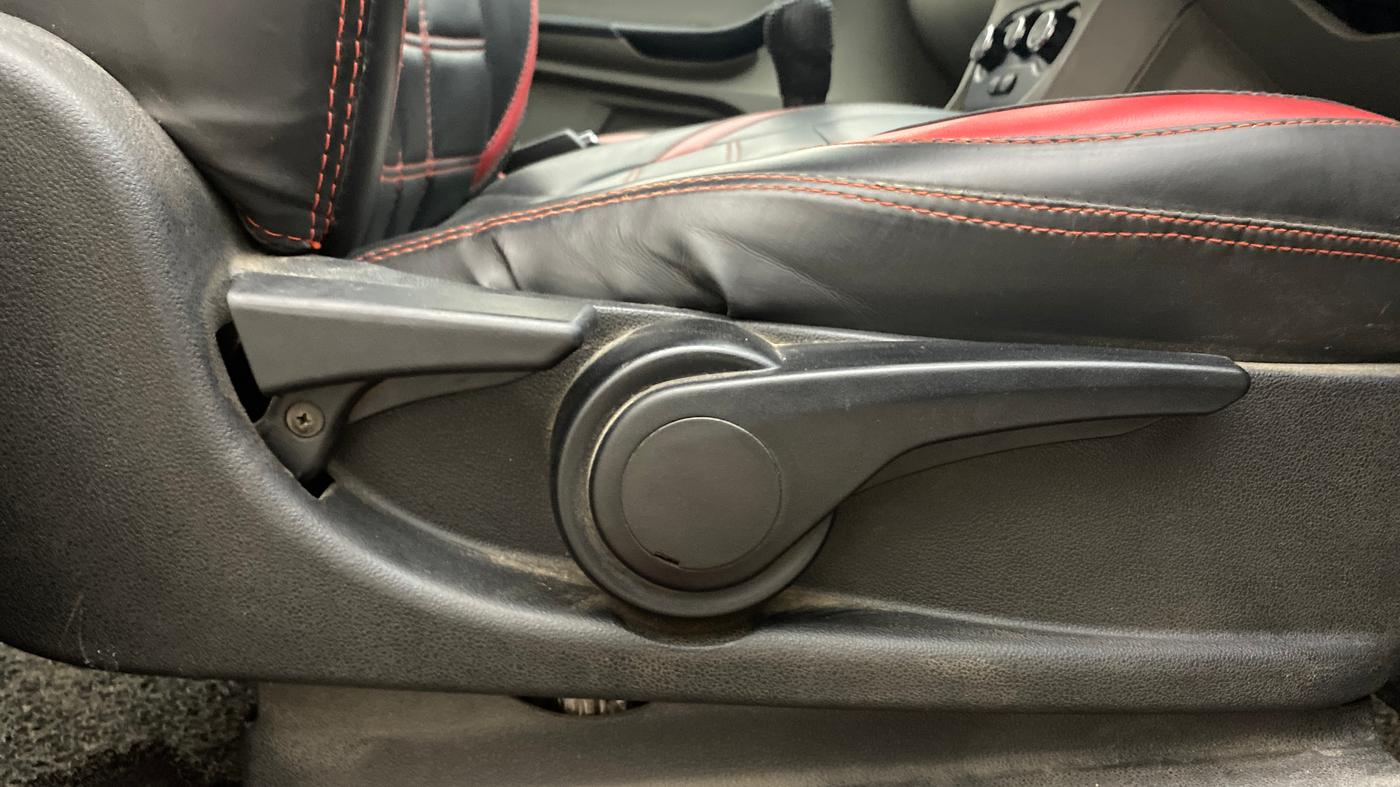 2018 Tata Tiago XZA PETROL, Petrol, Automatic, 95,205 km, Driver Side Adjustment Panel