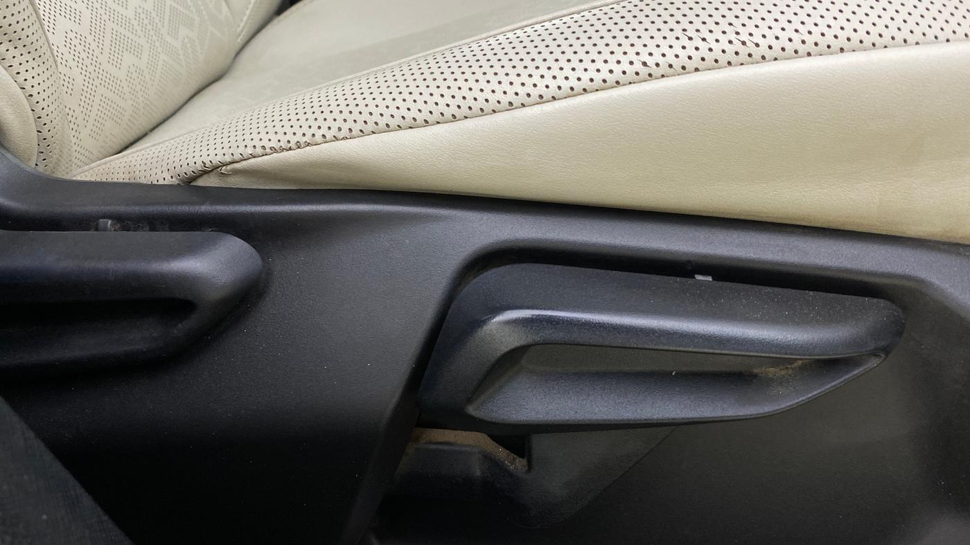 2022 Tata NEXON XZA PLUS (PREMIUM) DIESEL, Diesel, Automatic, 73,624 km, Driver Side Adjustment Panel