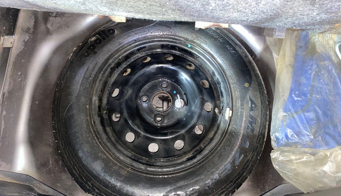 2013 Maruti Swift VXI, Petrol, Manual, 68,083 km, Spare Tyre