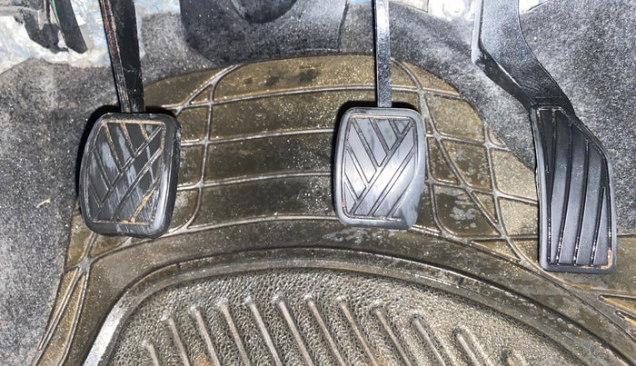 2013 Maruti Swift VXI, Petrol, Manual, 68,083 km, Pedals