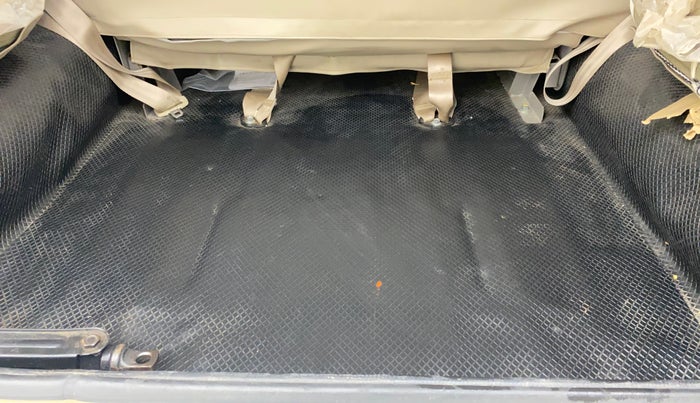 2022 Mahindra Bolero B6 (O), Diesel, Manual, 69,492 km, Boot Inside