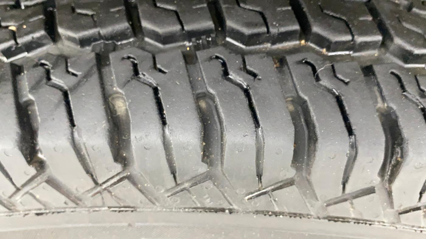 2022 Mahindra Bolero B6 (O), Diesel, Manual, 69,492 km, Left Front Tyre Tread