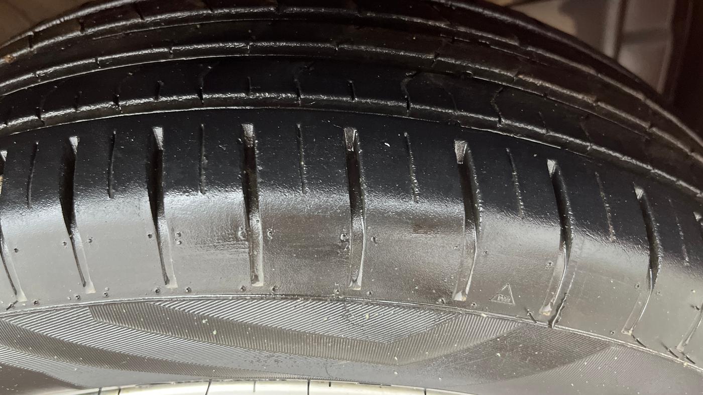 2018 Maruti Swift ZXI AMT, Petrol, Automatic, 81,887 km, Right Front Tyre Tread