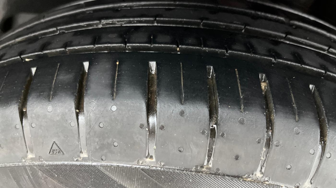2018 Maruti Swift ZXI AMT, Petrol, Automatic, 81,887 km, Left Rear Tyre Tread