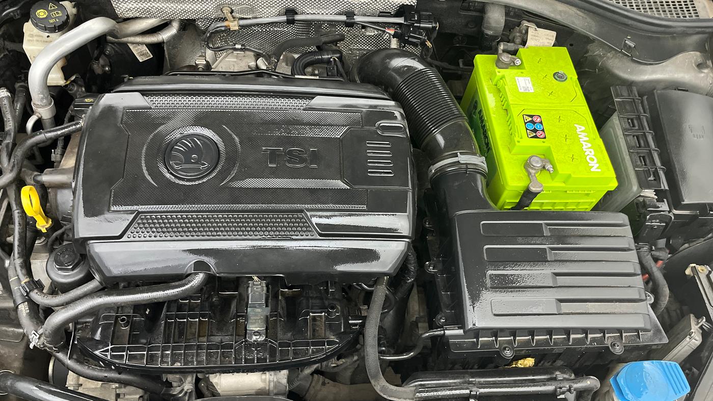 2017 Skoda Superb L&K 1.8 TSI AT, Petrol, Automatic, 47,070 km, Engine View