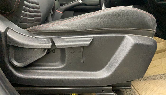 2020 KIA SONET GTX PLUS 1.5, Diesel, Manual, 37,565 km, Driver Side Adjustment Panel