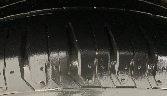 2013 Hyundai Verna FLUIDIC 1.6 VTVT SX, Petrol, Manual, 43,125 km, Right Rear Tyre Tread