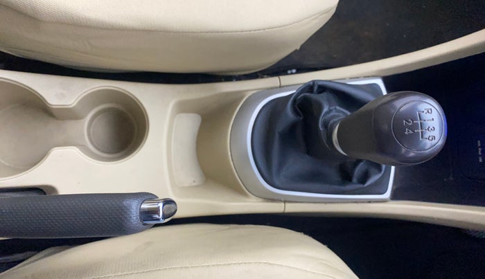 2013 Hyundai Verna FLUIDIC 1.6 VTVT SX, Petrol, Manual, 43,125 km, Gear Lever