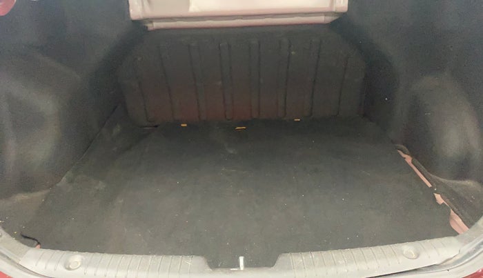 2013 Hyundai Verna FLUIDIC 1.6 VTVT SX, Petrol, Manual, 43,125 km, Boot Inside