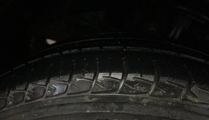 2020 Maruti Baleno DELTA PETROL 1.2, Petrol, Manual, 30,054 km, Left Front Tyre Tread