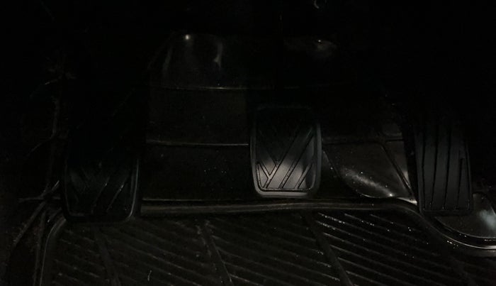 2020 Maruti Baleno DELTA PETROL 1.2, Petrol, Manual, 30,054 km, Pedals