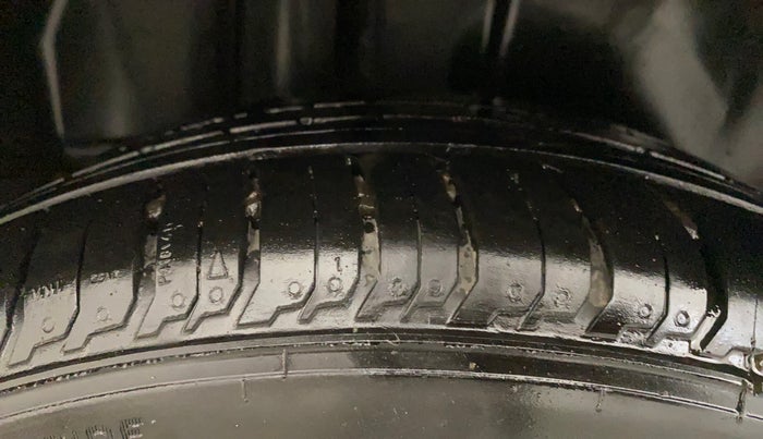 2017 Maruti Ciaz ALPHA  AT 1.4  PETROL, Petrol, Automatic, 55,561 km, Right Rear Tyre Tread