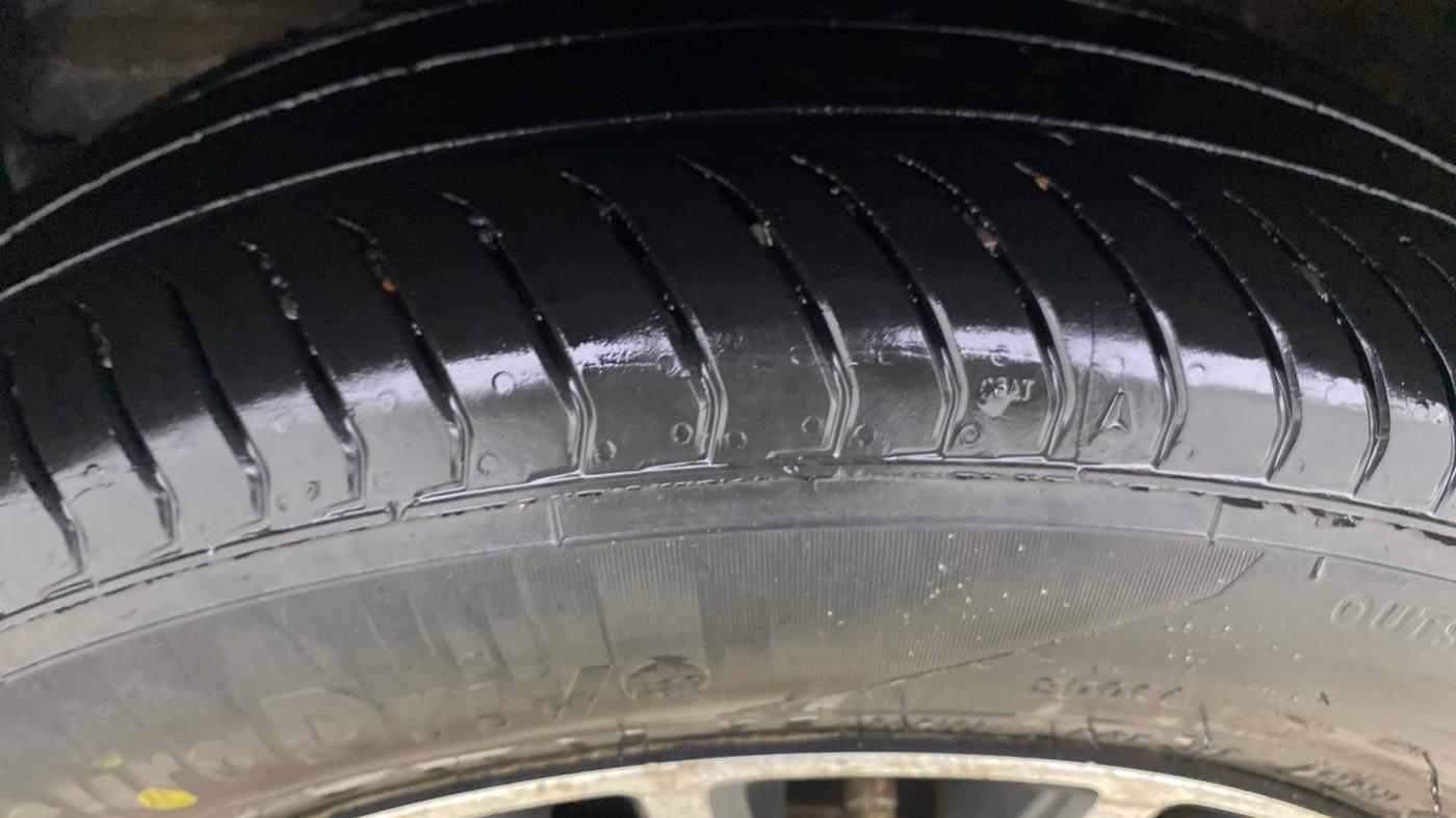 2017 Maruti Dzire ZXI PLUS AMT, Petrol, Automatic, 95,831 km, Left Front Tyre Tread