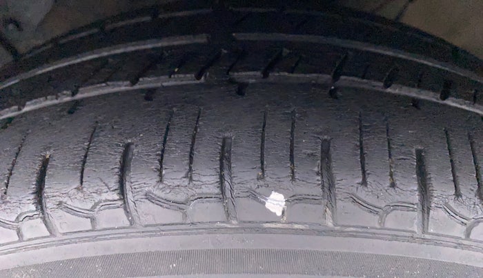 2019 Hyundai NEW SANTRO SPORTZ 1.1, Petrol, Manual, 72,996 km, Left Front Tyre Tread