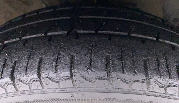 2019 Hyundai NEW SANTRO SPORTZ 1.1, Petrol, Manual, 72,996 km, Right Front Tyre Tread