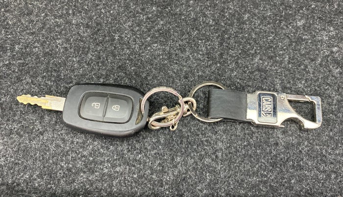 2019 Renault Kwid RXT 1.0 EASY-R AT OPTION, Petrol, Automatic, 16,462 km, Key Close Up