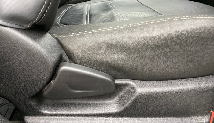 2019 Renault Kwid RXT 1.0 EASY-R AT OPTION, Petrol, Automatic, 16,462 km, Driver Side Adjustment Panel