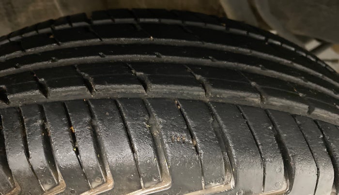 2019 Renault Kwid RXT 1.0 EASY-R AT OPTION, Petrol, Automatic, 16,462 km, Left Rear Tyre Tread