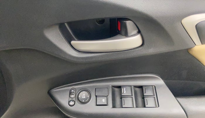 2016 Honda Jazz 1.2L I-VTEC V, Petrol, Manual, 74,195 km, Driver Side Door Panels Control