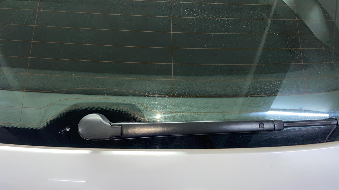 2019 Volkswagen TIGUAN HIGHLINE TDI AT, Diesel, Automatic, 1,21,122 km, Rear Wiper