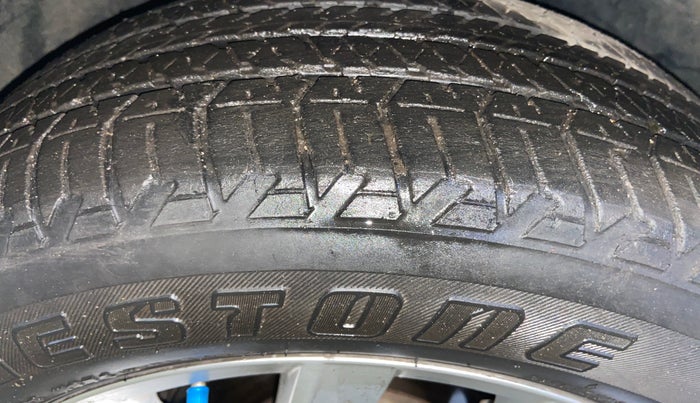 2019 Volkswagen TIGUAN HIGHLINE TDI AT, Diesel, Automatic, 1,21,122 km, Right Front Tyre Tread