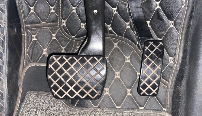 2019 Volkswagen TIGUAN HIGHLINE TDI AT, Diesel, Automatic, 1,21,122 km, Pedals