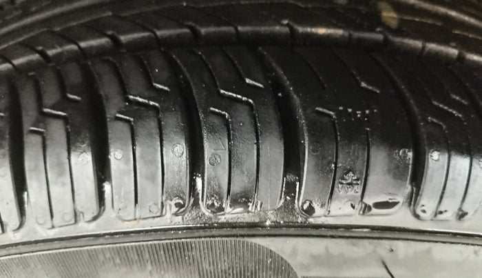 2016 Ford New Figo TREND 1.2 PETROL, Petrol, Manual, 92,442 km, Right Rear Tyre Tread