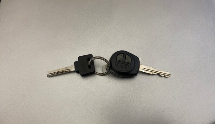 2016 Maruti Baleno DELTA PETROL 1.2, Petrol, Manual, 60,453 km, Key Close Up