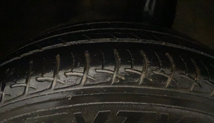 2016 Maruti Baleno DELTA PETROL 1.2, Petrol, Manual, 60,453 km, Left Rear Tyre Tread