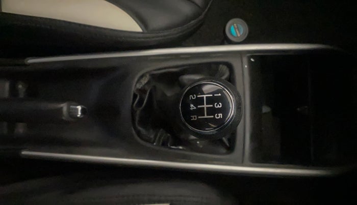 2016 Maruti Baleno DELTA PETROL 1.2, Petrol, Manual, 60,453 km, Gear Lever