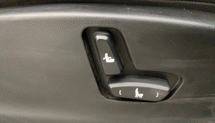 2019 MG HECTOR SHARP 1.5 DCT PETROL, Petrol, Automatic, 87,974 km, Driver Side Adjustment Panel