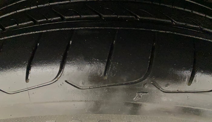 2019 MG HECTOR SHARP 1.5 DCT PETROL, Petrol, Automatic, 87,974 km, Right Front Tyre Tread