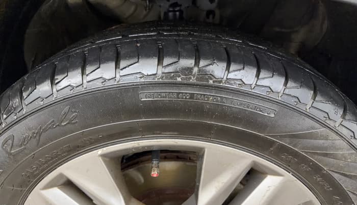 2020 KIA SELTOS HTX 1.5 PETROL, Petrol, Manual, 1,10,688 km, Right Front Tyre Tread