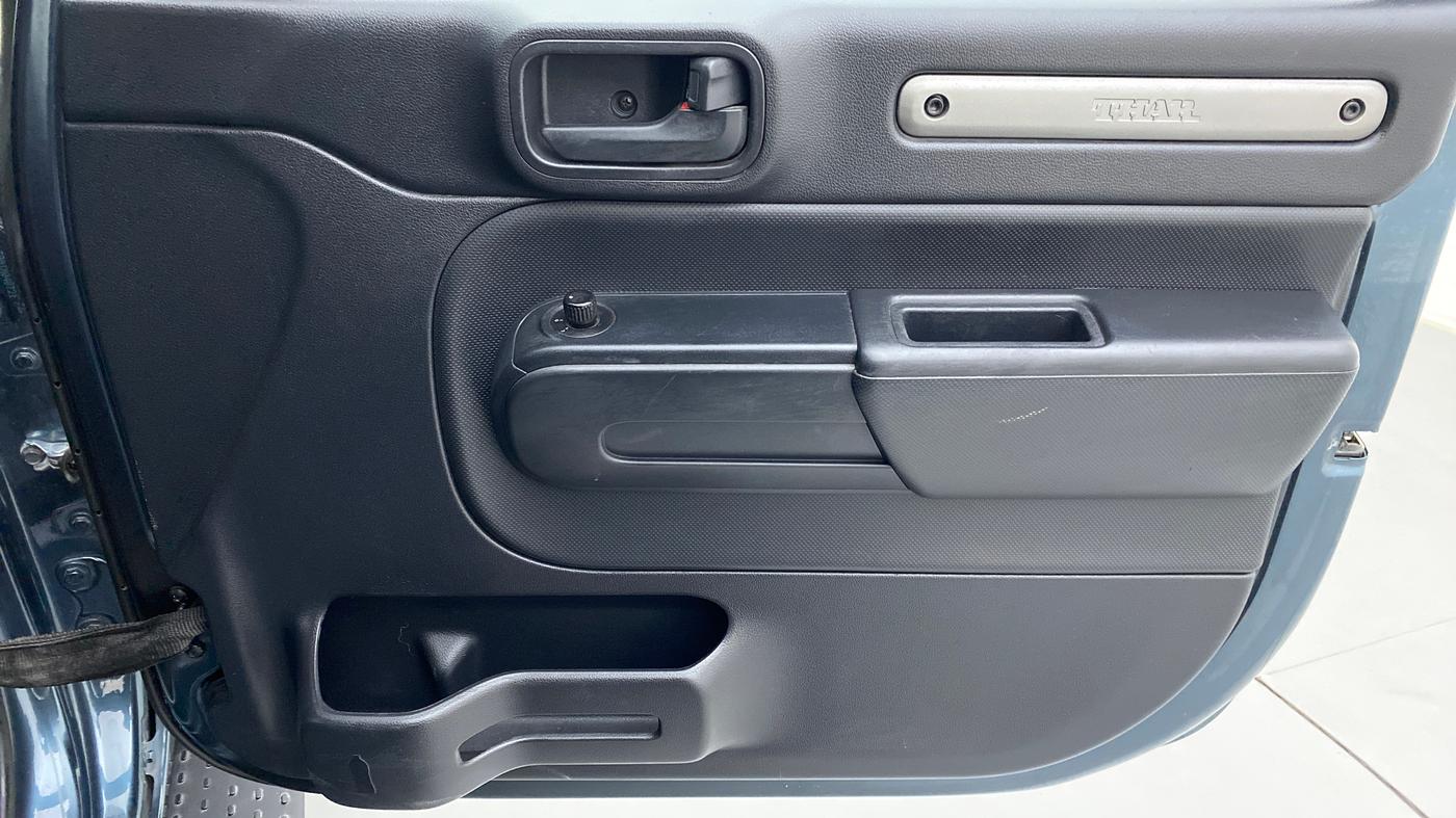2021 Mahindra Thar LX PETROL HT 4WD AT, Petrol, Automatic, 31,551 km, Driver Side Door Panels Control